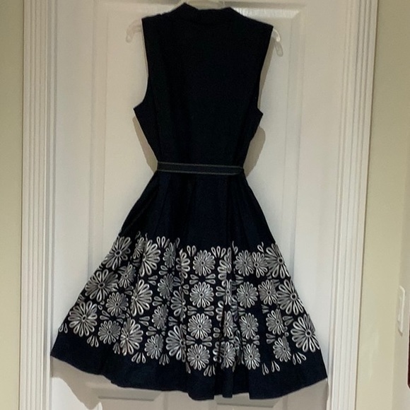 DRESS - Picture 9 of 11